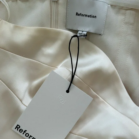 Elegant Strapless White Gown - Picture 6 of 6